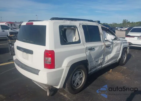 2010 Jeep Patriot Sport z USA, uszkodzony, nr VIN 1J4NT1GA7AD624514